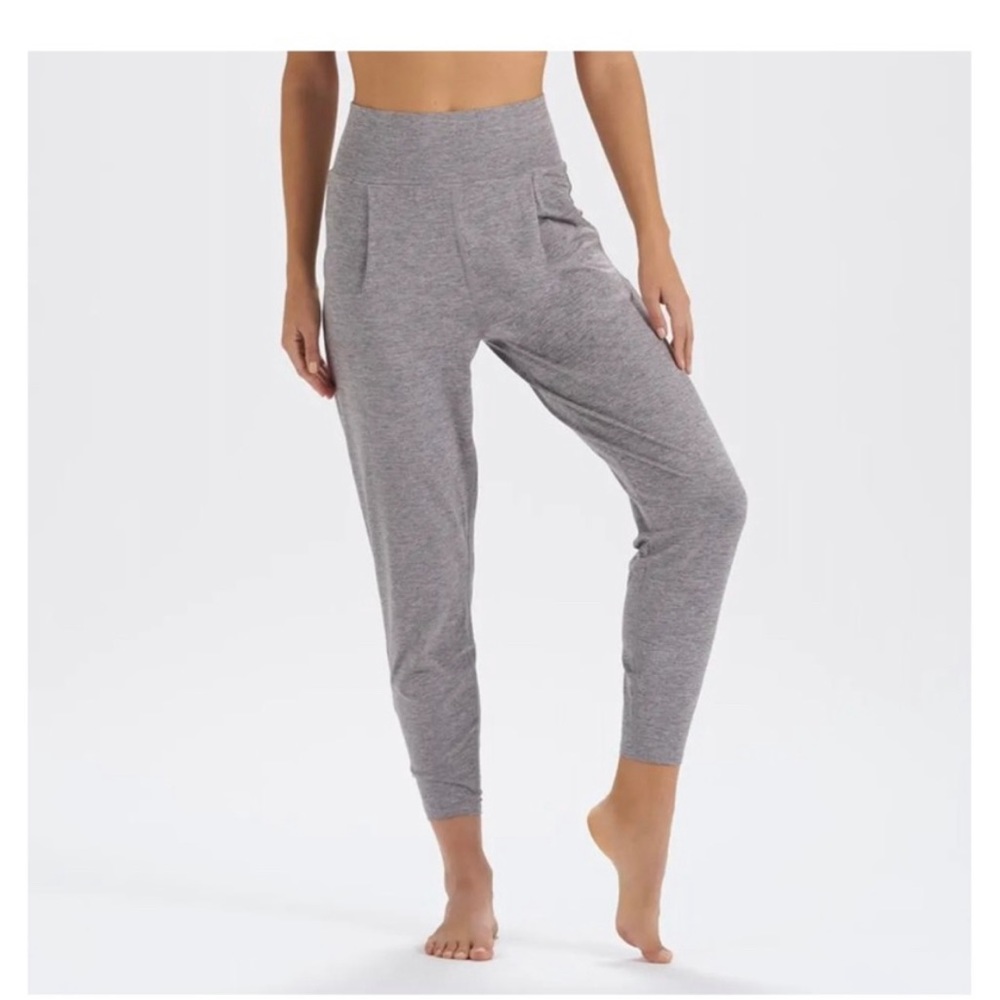 vuori lux harem jogger